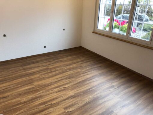 Innenausbau Vinyl Boden Attiswil